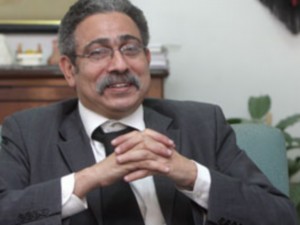 دكتور عماد ابو غازى